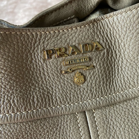 PRADA VITELLO DAINO SATCHEL BAG - Picture 2 of 16